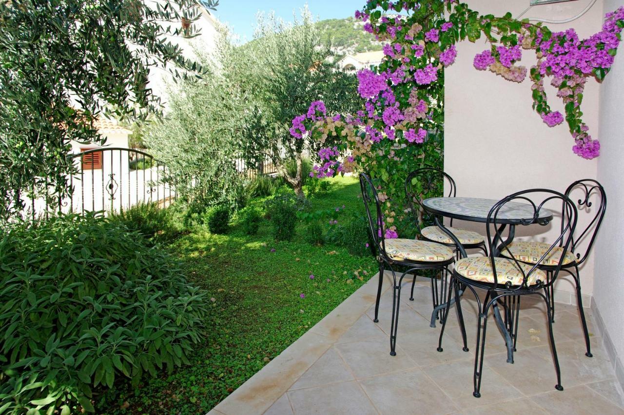 Apartments Villa Vallum Bol Kültér fotó